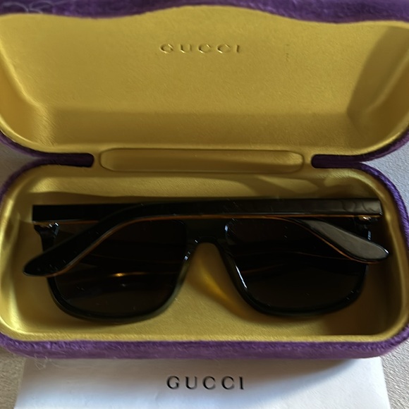 Gucci Sunglasses never worn. - Picture 2 of 4